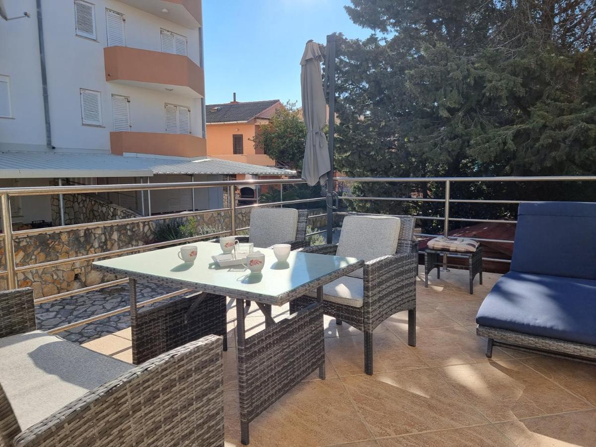 Apartment Aqua Near The City Beach Новаля Екстериор снимка