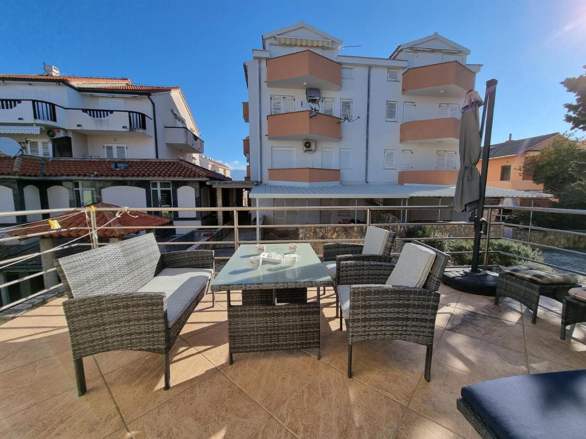 Apartment Aqua Near The City Beach Новаля Екстериор снимка