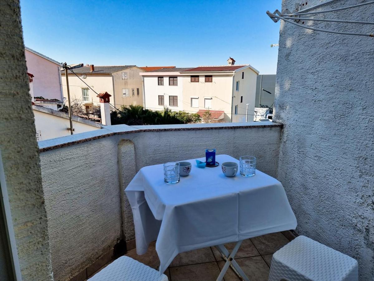 Apartment Aqua Near The City Beach Новаля Екстериор снимка