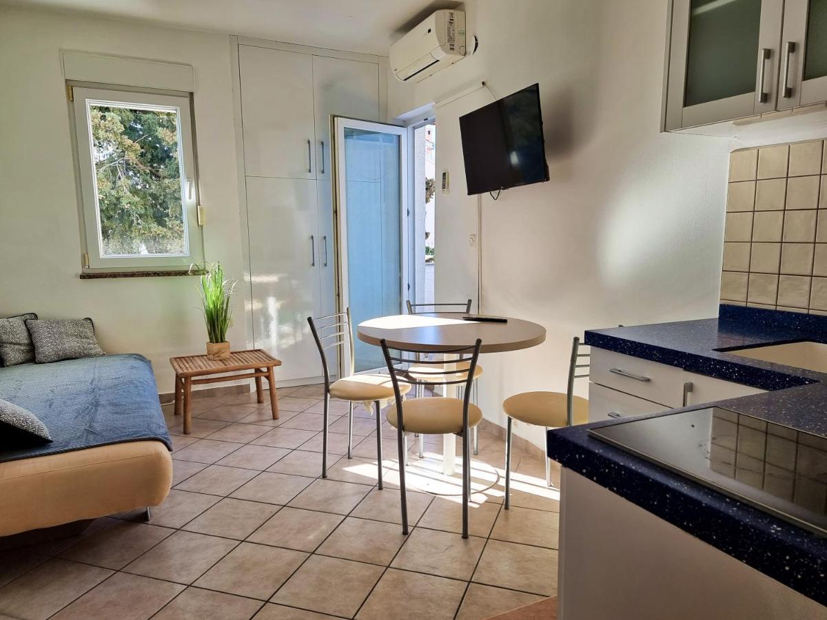 Apartment Aqua Near The City Beach Новаля Екстериор снимка